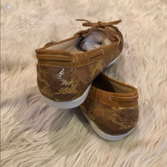 Wanted Woodside Gold Shimmer Slip Ons - Picture 9 of 10